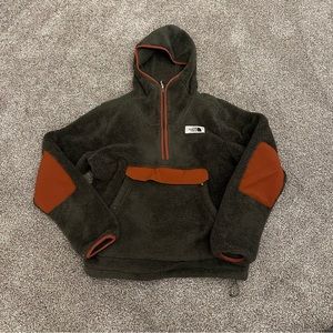 EUC - Men’s North Face Campshire Fleece Jacket